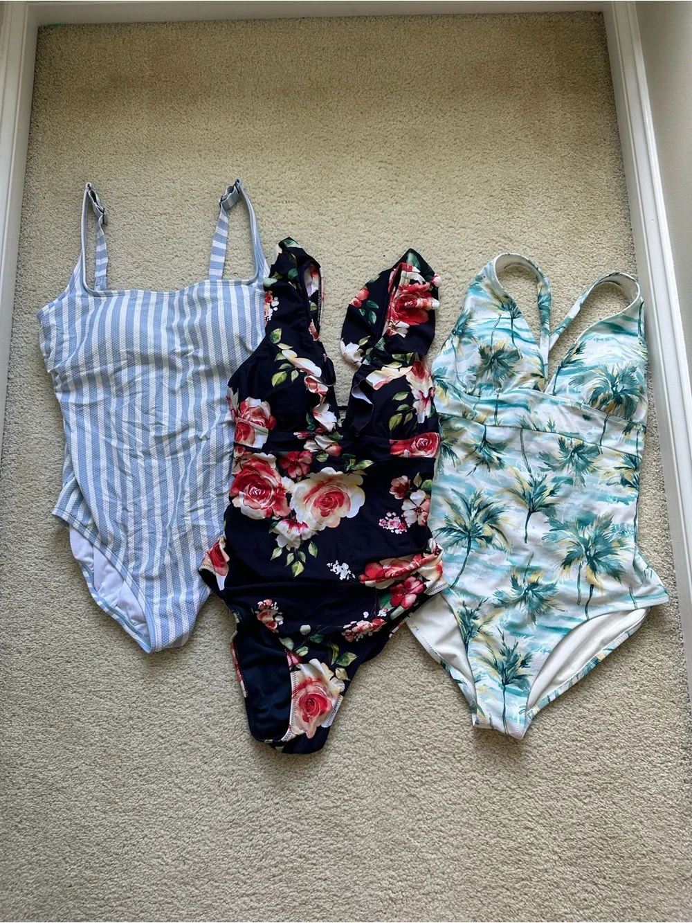 Women’s Bundle of 3 One-Piece Swimsuits, size Large - Picture 10 of 10
